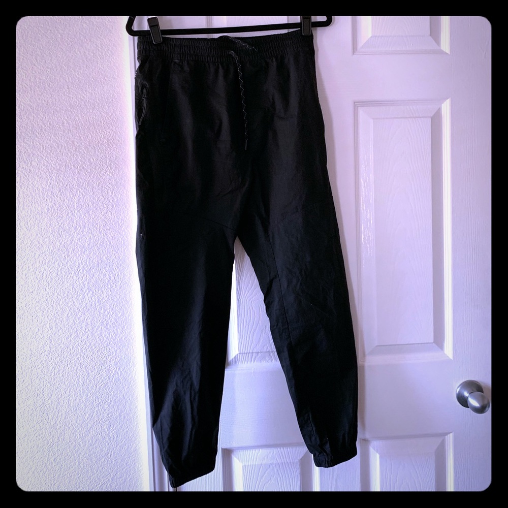 Male American Eagle joggers